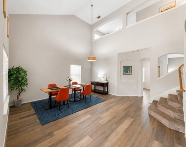 2715 Harte Court - Photo Thumbnail 5