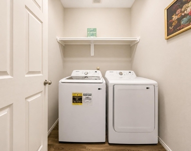 2715 Harte Court - Photo Thumbnail 15