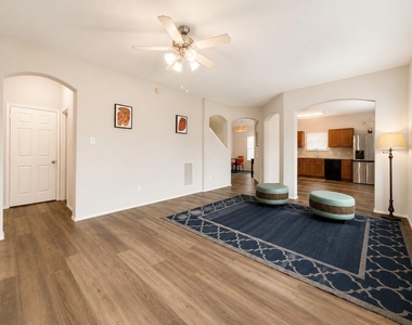 2715 Harte Court - Photo Thumbnail 9