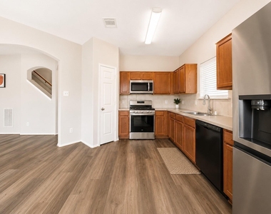2715 Harte Court - Photo Thumbnail 14