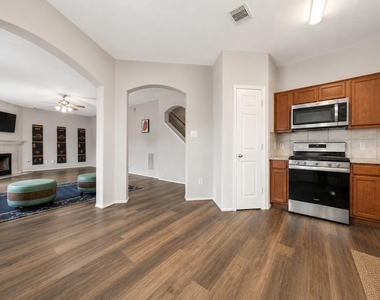 2715 Harte Court - Photo Thumbnail 13