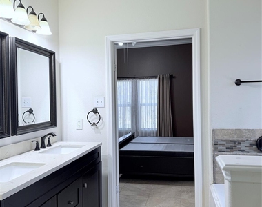 18206 Brightwood Park Lane - Photo Thumbnail 12