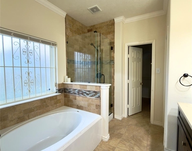 18206 Brightwood Park Lane - Photo Thumbnail 8