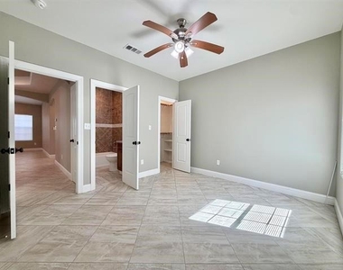 2855 Amber Avenue - Photo Thumbnail 14
