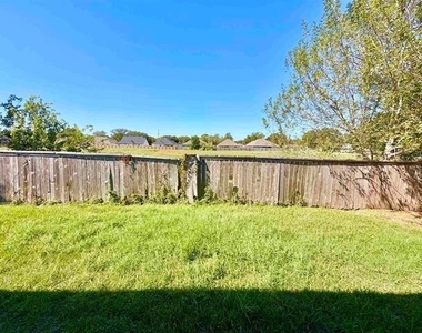 2855 Amber Avenue - Photo Thumbnail 28