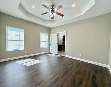 2855 Amber Avenue - Photo Thumbnail 8