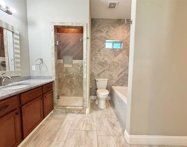 2855 Amber Avenue - Photo Thumbnail 9