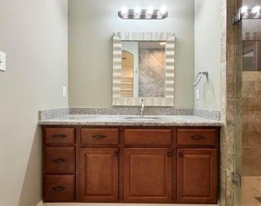 2855 Amber Avenue - Photo Thumbnail 10