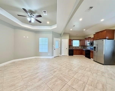 2855 Amber Avenue - Photo Thumbnail 1