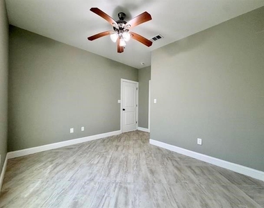 2855 Amber Avenue - Photo Thumbnail 23