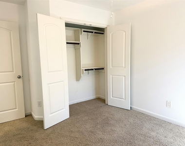 1410 Summer Court - Photo Thumbnail 12