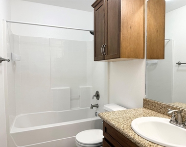 1410 Summer Court - Photo Thumbnail 14