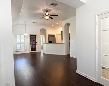 1410 Summer Court - Photo Thumbnail 18