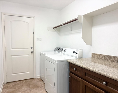 1410 Summer Court - Photo Thumbnail 3