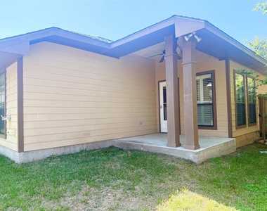 1410 Summer Court - Photo Thumbnail 11