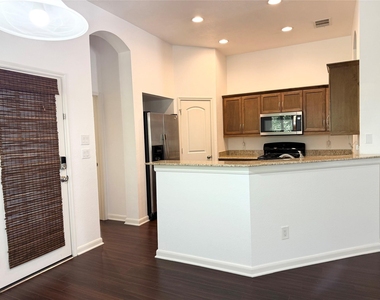 1410 Summer Court - Photo Thumbnail 4