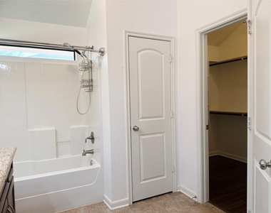 1410 Summer Court - Photo Thumbnail 5