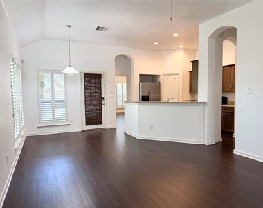 1410 Summer Court - Photo Thumbnail 1