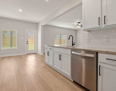 21571 Bluebonnet Bay Drive - Photo Thumbnail 4