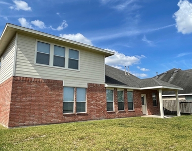 823 Aqua Vista - Photo Thumbnail 3