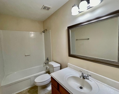 823 Aqua Vista - Photo Thumbnail 23