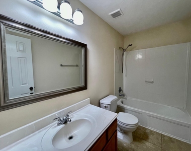 823 Aqua Vista - Photo Thumbnail 29