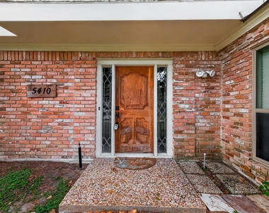 5410 Boyce Springs Drive - Photo Thumbnail 4