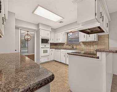 5410 Boyce Springs Drive - Photo Thumbnail 13
