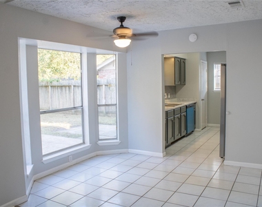 22318 Acorn Valley Drive - Photo Thumbnail 7