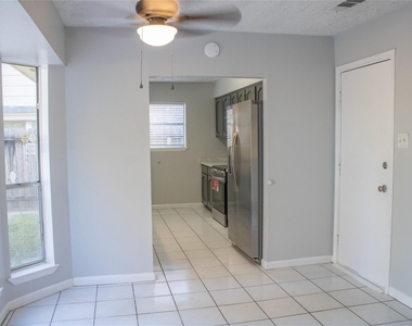 22318 Acorn Valley Drive - Photo Thumbnail 6