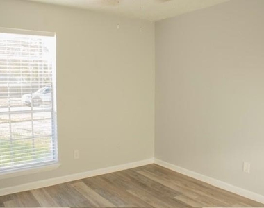 22318 Acorn Valley Drive - Photo Thumbnail 25