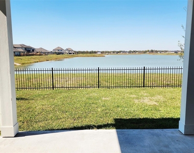 6118 Royal Palm Drive - Photo Thumbnail 12