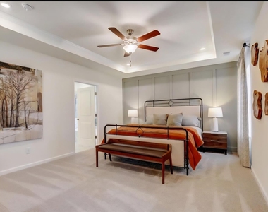 6118 Royal Palm Drive - Photo Thumbnail 9