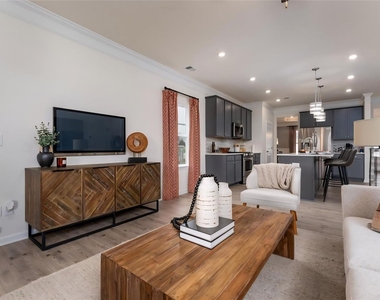 6118 Royal Palm Drive - Photo Thumbnail 6