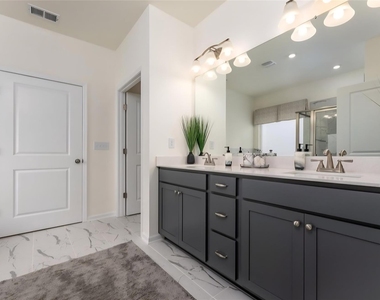 6118 Royal Palm Drive - Photo Thumbnail 3