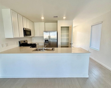 26730 Pairie Smoke Ln - Photo Thumbnail 7