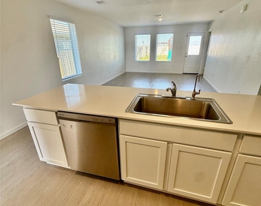 26730 Pairie Smoke Ln - Photo Thumbnail 6