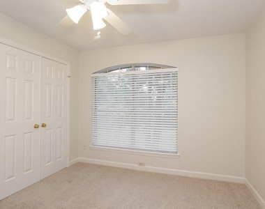 3203 Leafy Pine Court - Photo Thumbnail 13