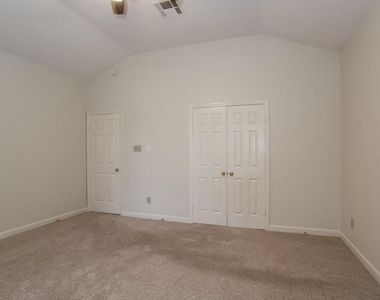 3203 Leafy Pine Court - Photo Thumbnail 8