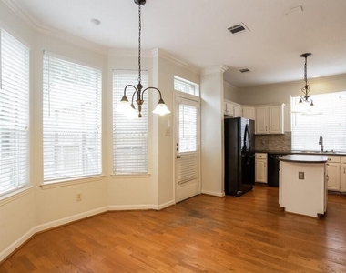 3203 Leafy Pine Court - Photo Thumbnail 5
