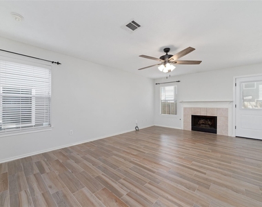 118 Anise Tree Place - Photo Thumbnail 3