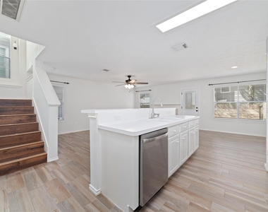 118 Anise Tree Place - Photo Thumbnail 9