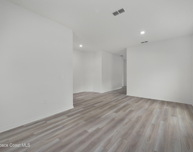 218 Fitchburg Street Sw - Photo Thumbnail 3