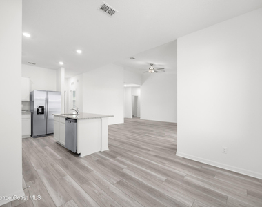 481 Buffum Avenue Ne - Photo Thumbnail 16