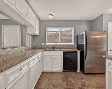 1338 Leadenhall Circle - Photo Thumbnail 16