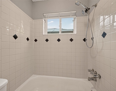 1338 Leadenhall Circle - Photo Thumbnail 33