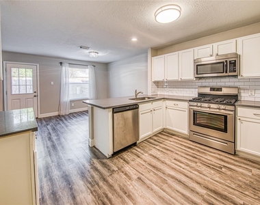 11822 Sunny Stream Drive - Photo Thumbnail 4
