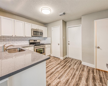 11822 Sunny Stream Drive - Photo Thumbnail 6