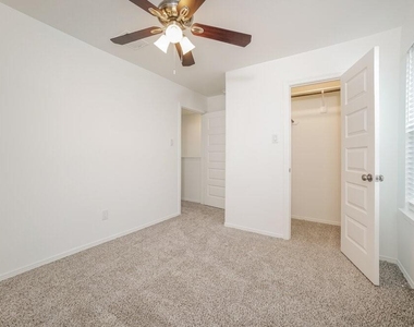 16630 Spirit Street - Photo Thumbnail 12