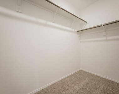16630 Spirit Street - Photo Thumbnail 11